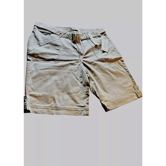 Bermuda Shorts 18 Woman's Vanilla New With Tags Gloria Vanderbilt Khaki Unltd. - Picture 2 of 11